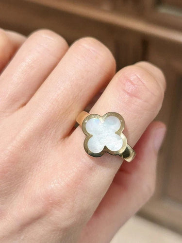 Bague 59 Van Cleef & Arpels Pure Alhambra - Bague en or jaune 18k et nacre blanche 58 Facettes