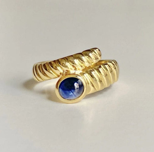 Bague 53 Bague serpent godronnée en or jaune 18k et saphir cabochon 58 Facettes
