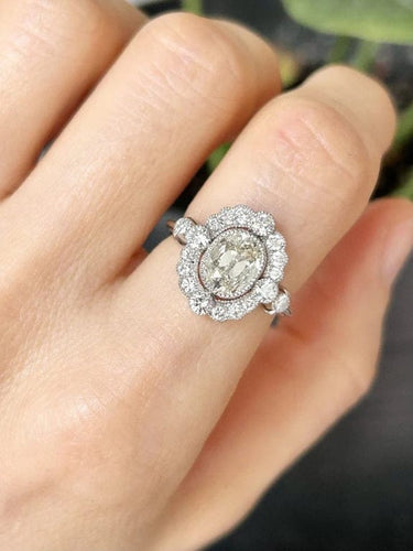 Bague 52.5 Bague en platine sertie de diamants, 1,51 ct 58 Facettes