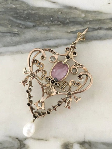 Pendentif Pendentif Belle Époque en or jaune 18K et platine, diamants, perles et saphir rose 58 Facettes
