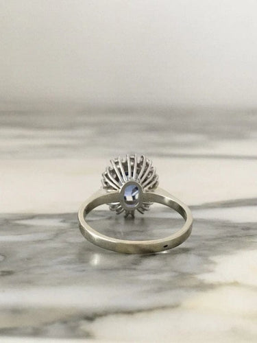Bague 58.5 Bague pompadour en or blanc 18 k et platine, saphir de Ceylan et diamants 58 Facettes