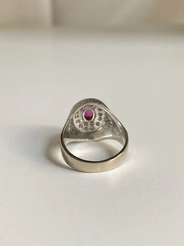 Bague 54 Bague chevalière en or gris 18K avec rubis et diamants 58 Facettes