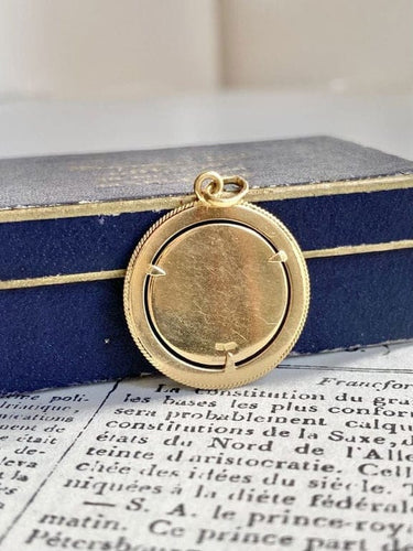 Pendentif Pendentif signe du zodiaque Balance en or jaune 18K 58 Facettes