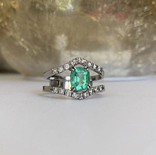 Bague 58.5 Bague - Or blanc 18K, émeraude et diamants 58 Facettes