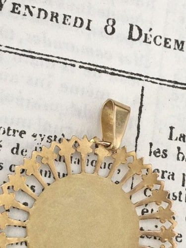 Pendentif Emile Monier - Médaille ronde en or jaune et or rose 18K 58 Facettes