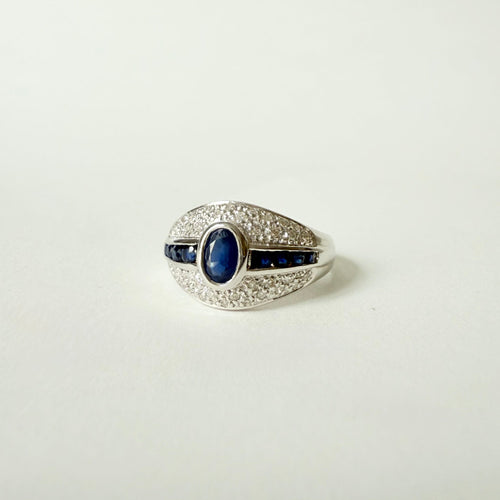 Bague 54 Bague n° 99 bandeau en or blanc 18 carats, saphirs et diamants 58 Facettes