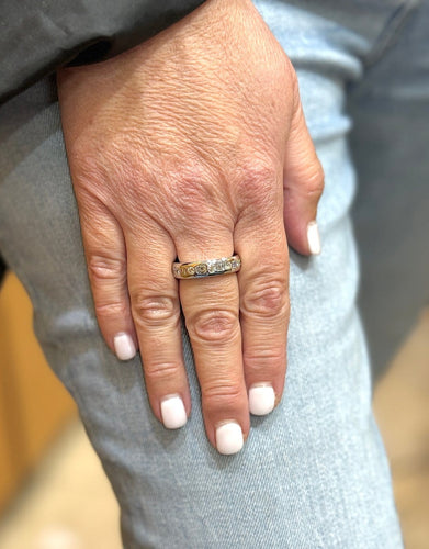 Bague 58 Alliance en or blanc 18 carats et diamants naturels 58 Facettes Bague