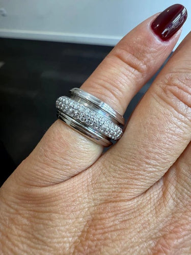 Bague 49 Piaget Possession - Bague en or blanc 18 carats et diamants 58 Facettes 1.0001994/1