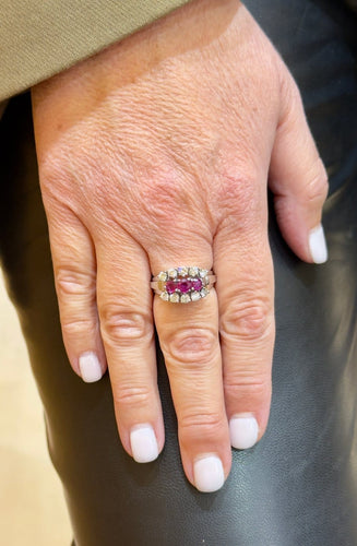 Bague 58 Bague jarretière ancienne en or blanc 14 carats, diamants et rubis 58 Facettes 0