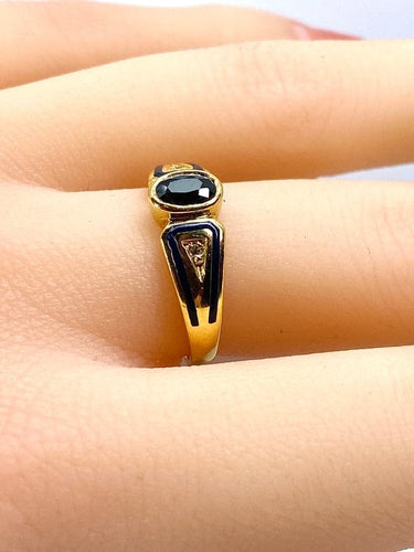 Bague 53 Bague jonc en or jaune 18 carats avec saphir, diamants et émail 58 Facettes AB676