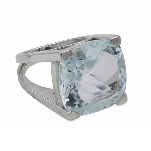 Bague 52 Bague en or gris 18 carats à l’aigue-marine 58 Facettes
