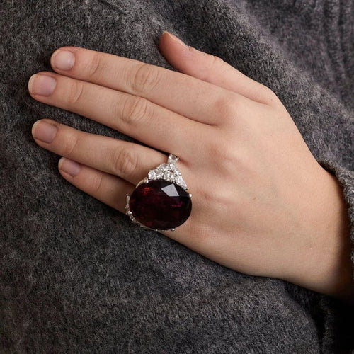 Bague 53.5 Bague cocktail en or blanc 18K rubellite 69 ct et diamants 58 Facettes