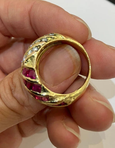 Bague 57 Bague en or jaune 750 avec rubis et diamants 58 Facettes