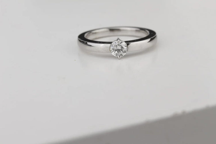 Bague 55 Bague solitaire en or blanc 18K avec diamant 0,40 ct 58 Facettes