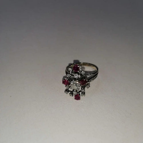 Bague 56 Bague rubis et diamants des années 70 en or blanc 750 58 Facettes