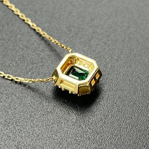 Pendentif Pendentif en or jaune 18 kt avec émeraude de Colombie et diamants 58 Facettes