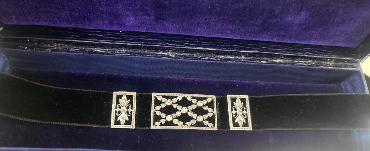 Collier Collier de chien Belle Époque en platine, or jaune et diamants 58 Facettes