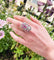 Bague 57 Bague florale vintage en or gris 18 carats, diamants et rubis 58 Facettes