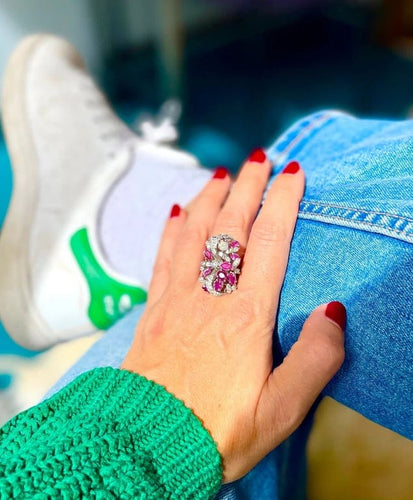 Bague 57 Bague florale vintage en or gris 18 carats, diamants et rubis 58 Facettes
