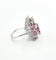 Bague 57 Bague florale vintage en or gris 18 carats, diamants et rubis 58 Facettes