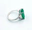 Bague 52 Bague émeraude en or blanc et diamants trapèzes 58 Facettes