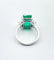 Bague 52 Bague émeraude en or blanc et diamants trapèzes 58 Facettes