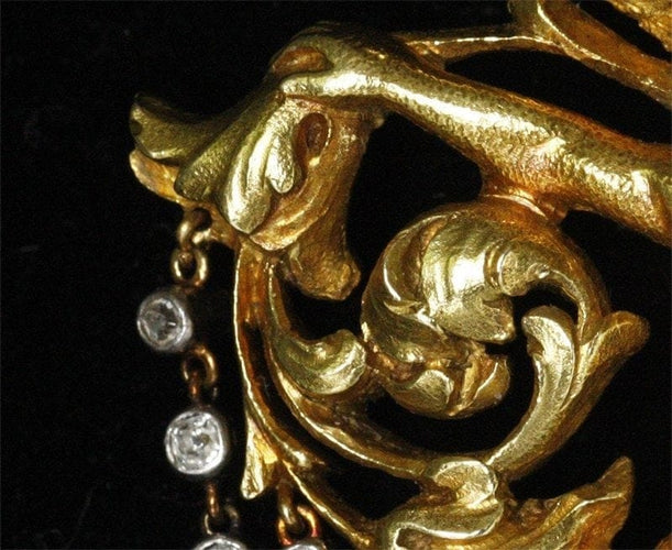 Broche Salt et Schlosberg - Broche Néo-Renaissance en or avec émeraude, diamants et perle 58 Facettes