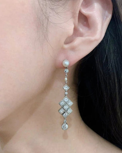 Boucles d'oreilles Art Déco - Boucles d’oreilles pendantes en platine, diamants et perles fines 58 Facettes