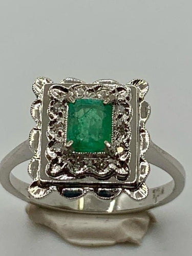 Bague 56 Bague vintage rectangulaire en or blanc 18 carats émeraude et diamants 58 Facettes