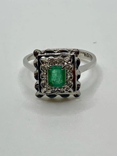 Bague 56 Bague vintage rectangulaire en or blanc 18 carats émeraude et diamants 58 Facettes
