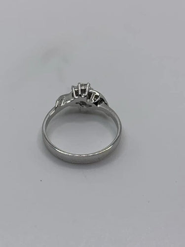 Bague 55 Bague vintage en or blanc 18 ct et diamants 58 Facettes