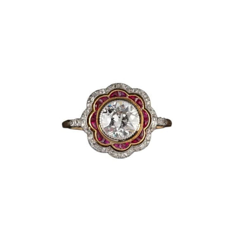 Bague 59 Bague festonnée en or jaune et platine, diamants et rubis 58 Facettes 4417
