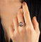 Bague 59 Bague festonnée en or jaune et platine, diamants et rubis 58 Facettes 4417