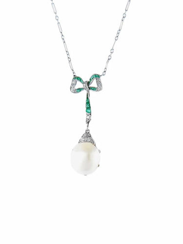 Collier Collier nœud - Pendentif en platine avec perle fine, diamants et émeraudes 58 Facettes 1184