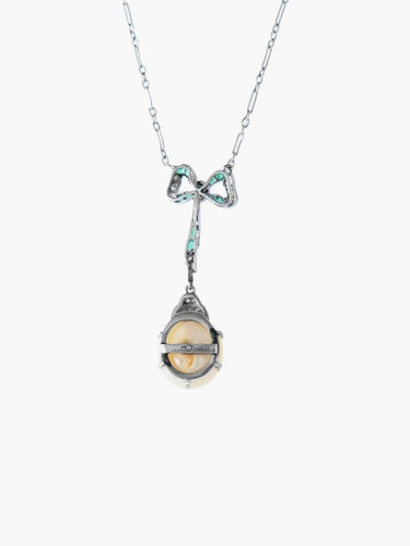 Collier Collier nœud - Pendentif en platine avec perle fine, diamants et émeraudes 58 Facettes 1184