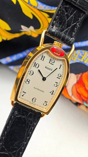 Montre Bugatti - Montre Calandre automatique en or jaune 18 carats 58 Facettes