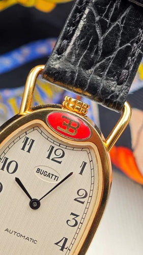Montre Bugatti - Montre Calandre automatique en or jaune 18 carats 58 Facettes