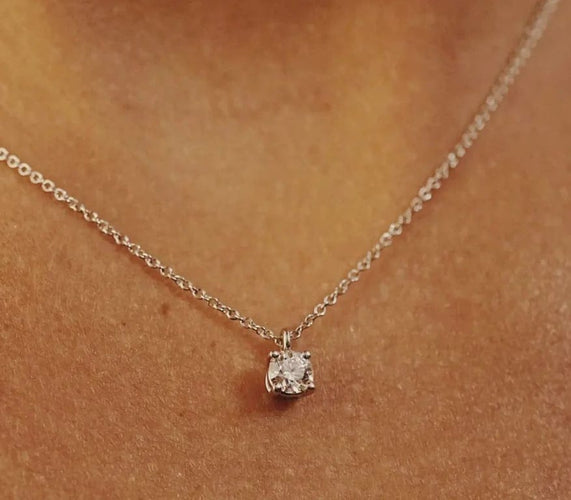 Collier Tiffany & Co. - Collier solitaire en platine serti d’un diamant 0,28 ct 58 Facettes