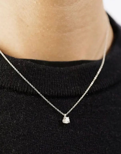Collier Tiffany & Co. - Collier solitaire en platine serti d’un diamant 0,28 ct 58 Facettes