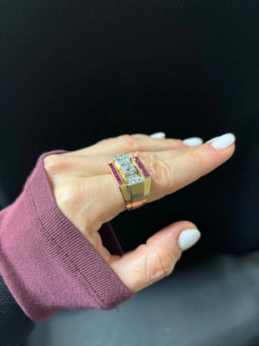 Bague 55 Bague tank en or jaune 18 kt avec rubis synthétiques et diamants 58 Facettes