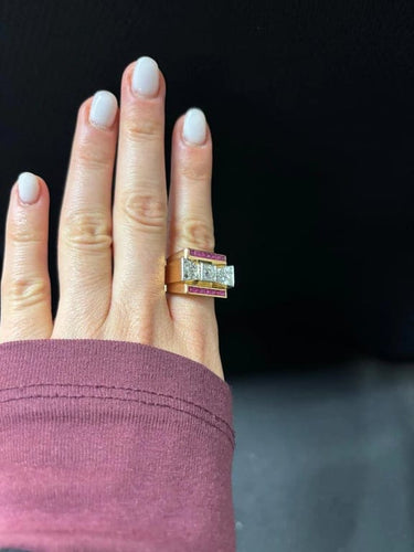 Bague 55 Bague tank en or jaune 18 kt avec rubis synthétiques et diamants 58 Facettes