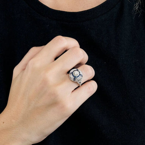 Bague 53 Bague style Art déco en or blanc 18 carats, diamant et saphirs 58 Facettes