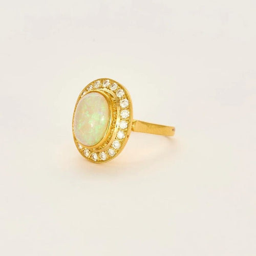 Bague 54 Bague en or jaune 18 carats à opale et diamants 58 Facettes