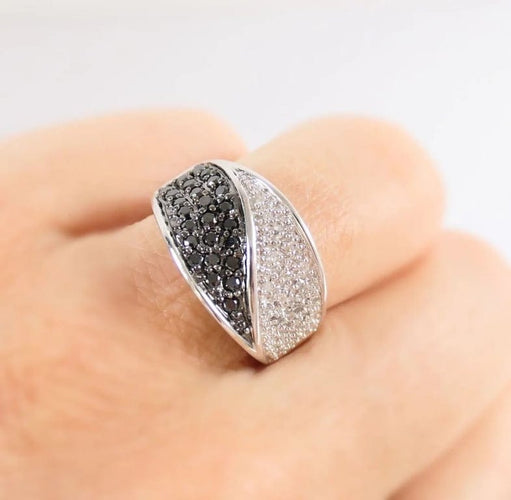 Bague 54 MATY - Bague bandeau en or gris 18 carats et diamants 58 Facettes
