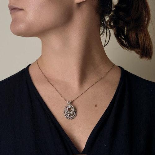 Collier 44cm Chaîne avec pendentif rotatif en or blanc 18 carats et diamants 58 Facettes 58_f60