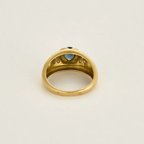Bague 53 1/2 Bague en or jaune 18 carats sertie d’un saphir et de diamants 58 Facettes 238