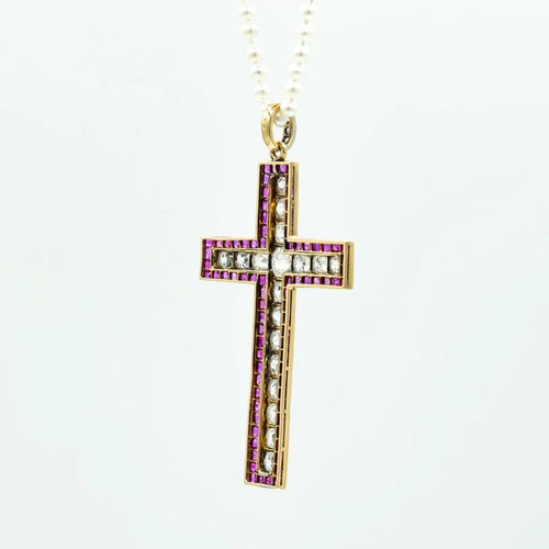 Pendentif Croix en or jaune 18 kt sertie de diamants et rubis 58 Facettes 36601015