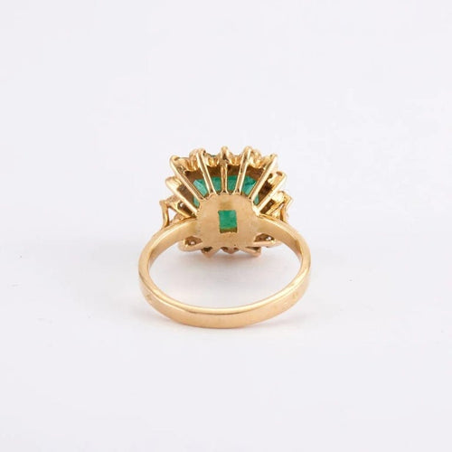 Bague 53 Bague en or jaune 18 K avec émeraude et diamants 58 Facettes