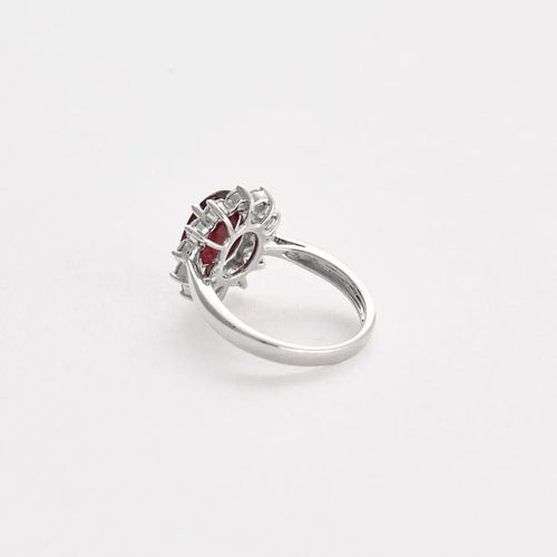 Bague 53 Bague marguerite en or blanc 18 carats avec rubis et diamants 58 Facettes