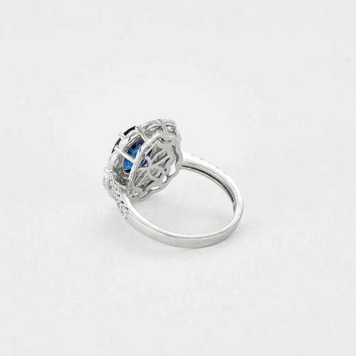Bague 54 Bague marguerite en or blanc 18 carats avec saphir et diamants 58 Facettes